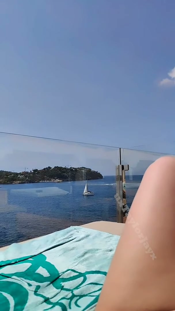 Trying to act casual while leaving my pussy exposed for the jacuzzi cleaners to see, I was so nervous but wow! What a huge rush, it got me so wet 😳