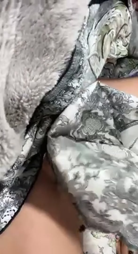Hope you enjoy my creamy Pakistani pussy