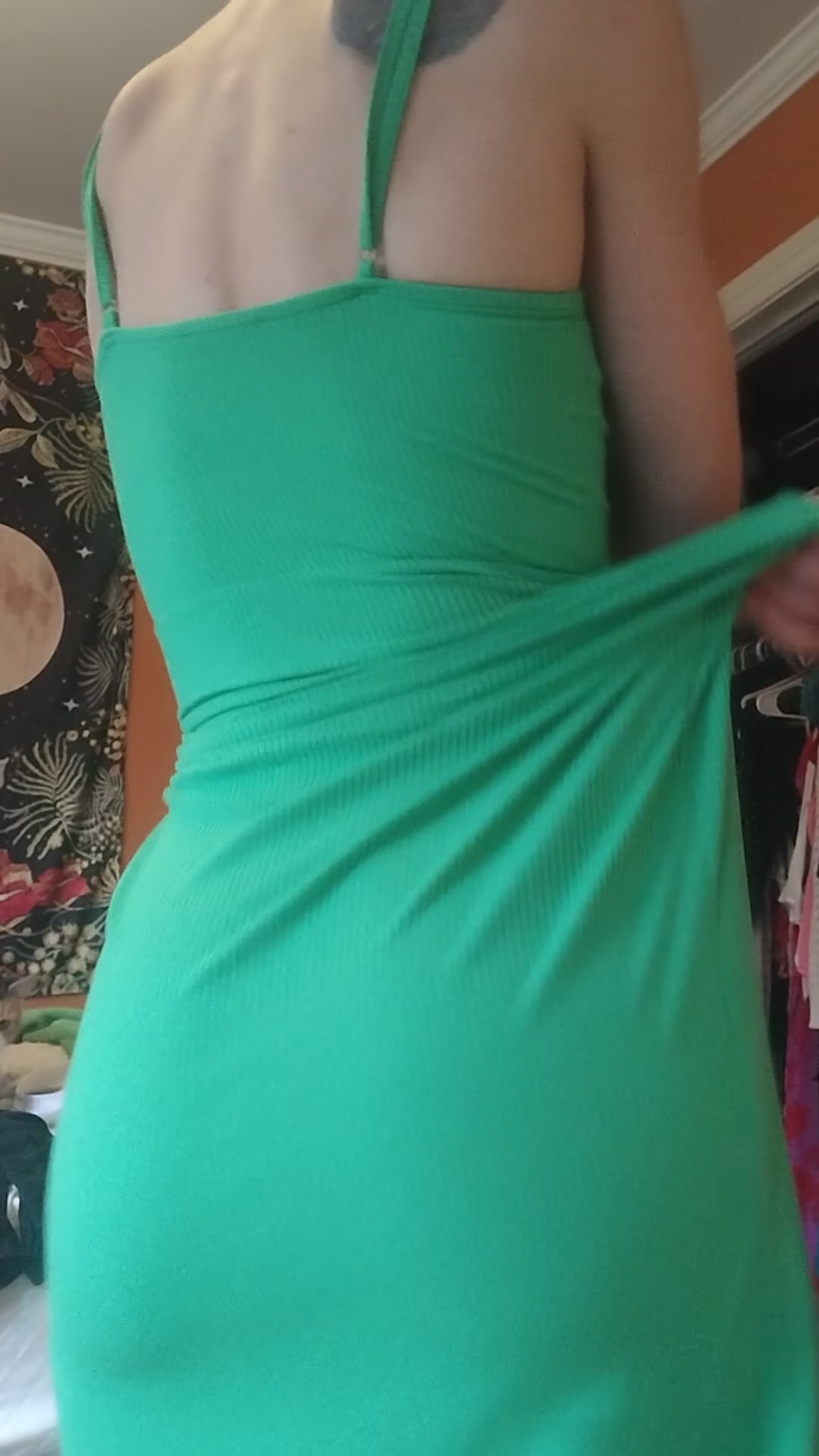 A Sweet MILF ass to give you Naughty Dreams tonight