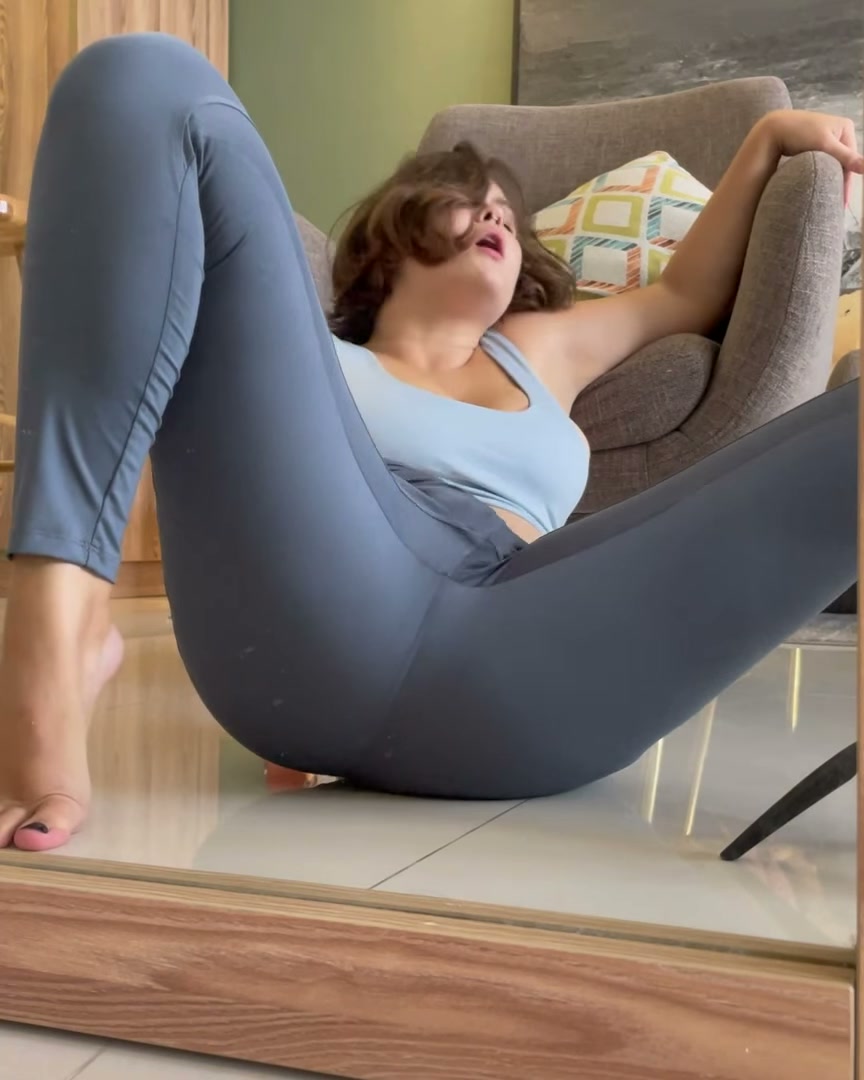 Jealous of these leggings? ^^