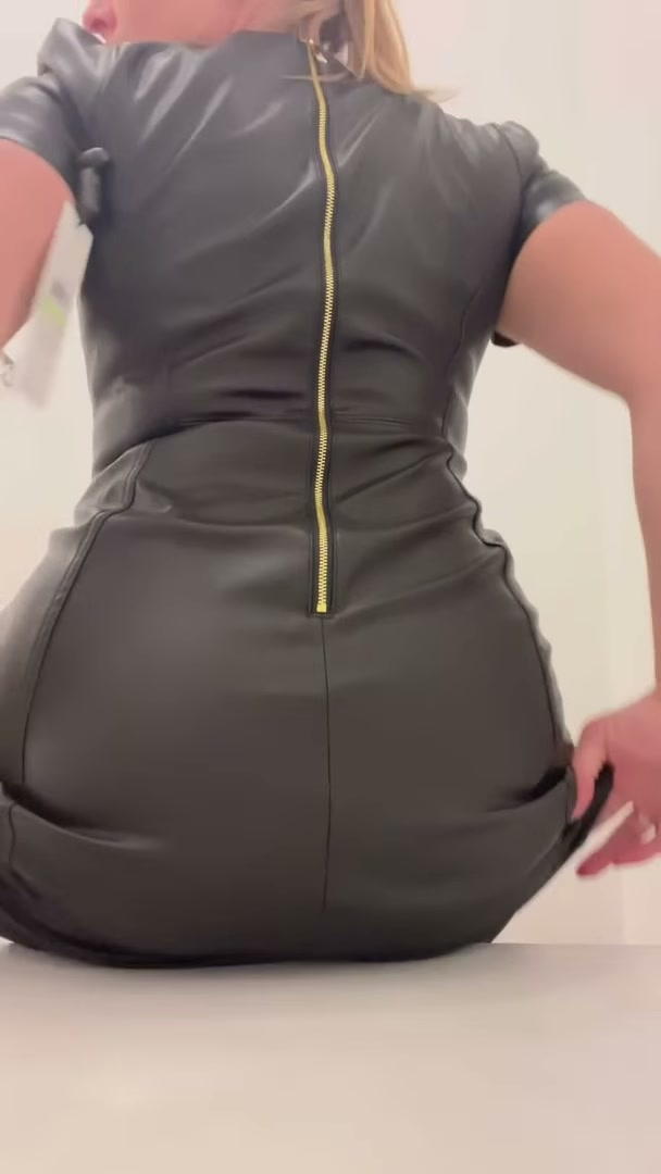 Let’s see how leather looks on these curves
