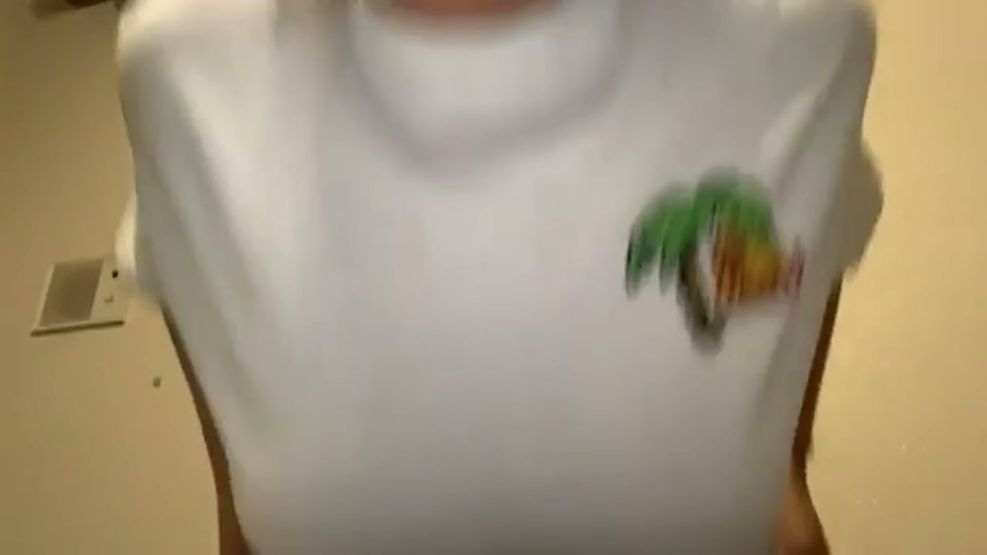 (NSFW) Flashing Cam - Who is this?