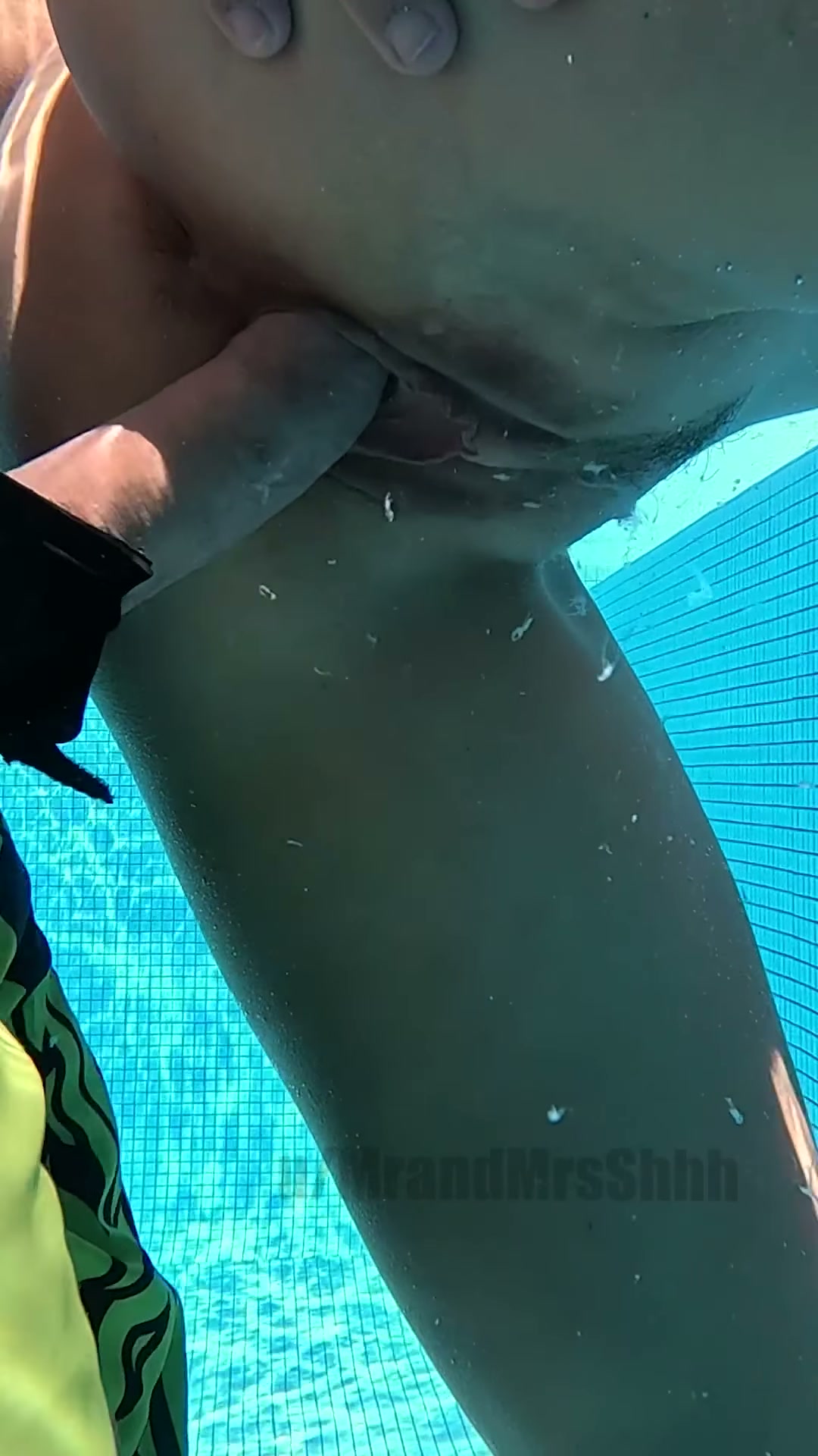 Underwater Creampie Pump My Pussy Full