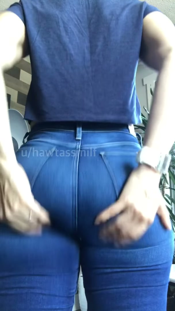 I love how delicious my ass looks stuffed in jeans