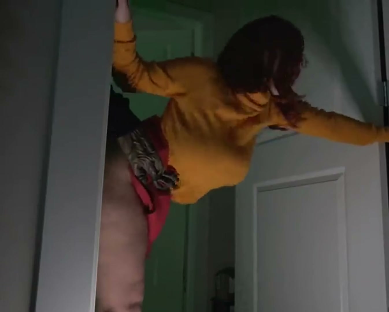 Velma gets caught by a monster (bightittygothegg) [Scooby-Doo]